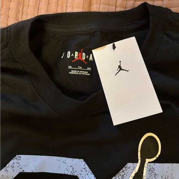 Jordan Men's Flight Essentials Tee-Black/Blue NWT - Picture 4 of 4